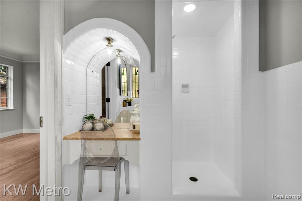 19022 Wildemere Street Property Photo 23
