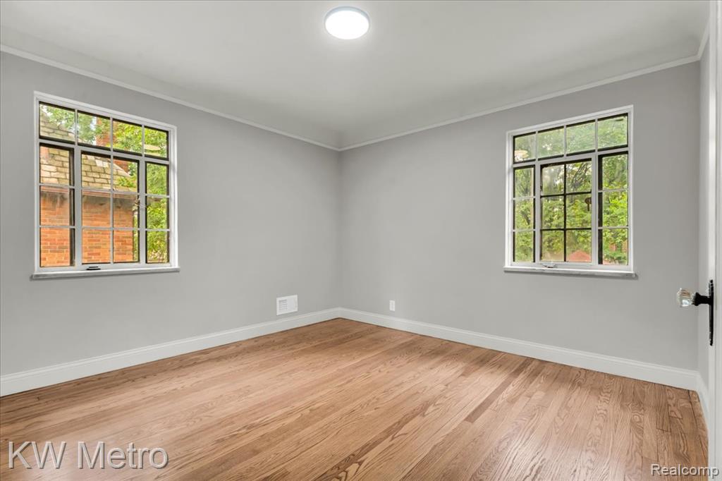 19022 Wildemere Street Property Photo 24