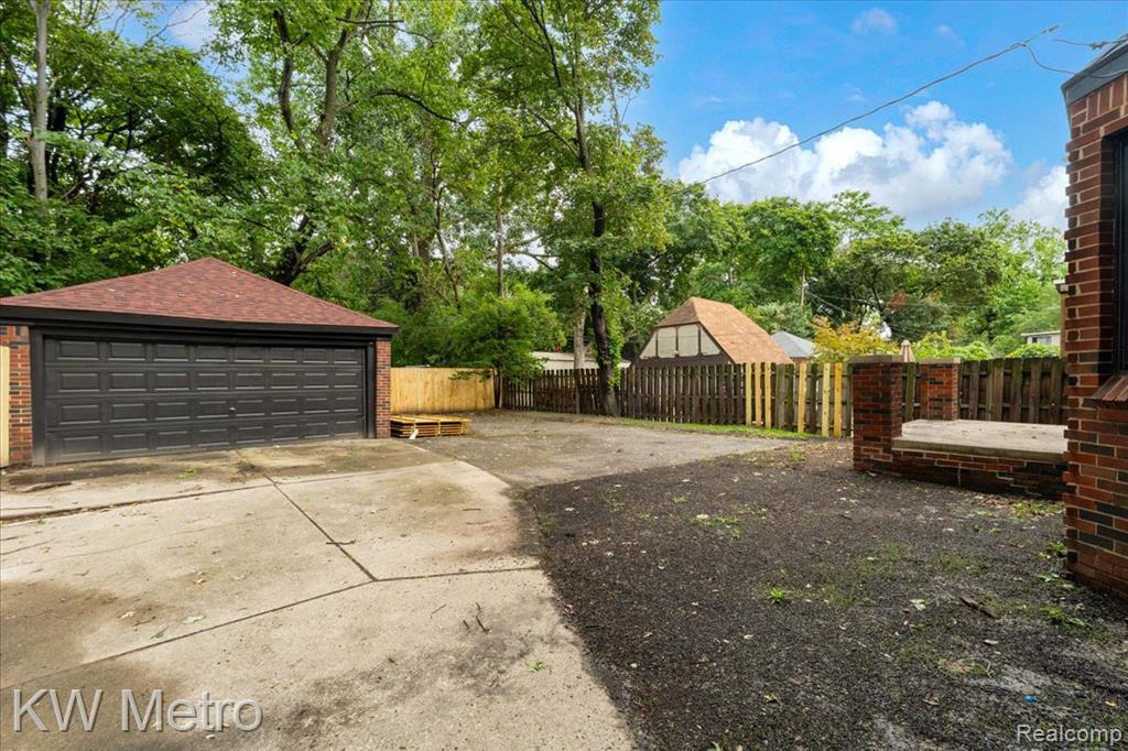 19022 Wildemere Street Property Photo 31