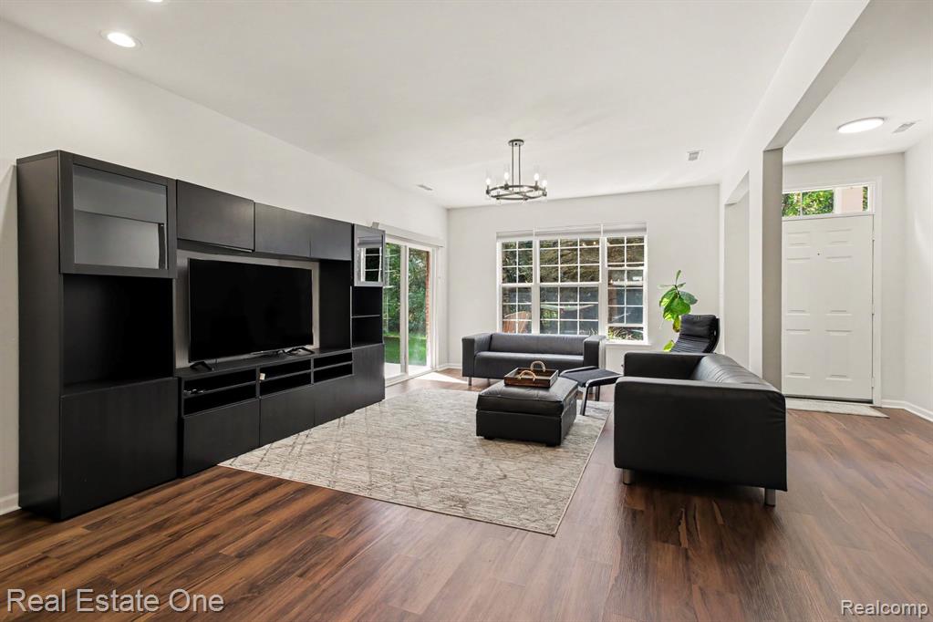 15881 Morningside Property Photo 3