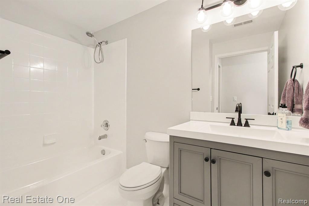 15881 Morningside Property Photo 9