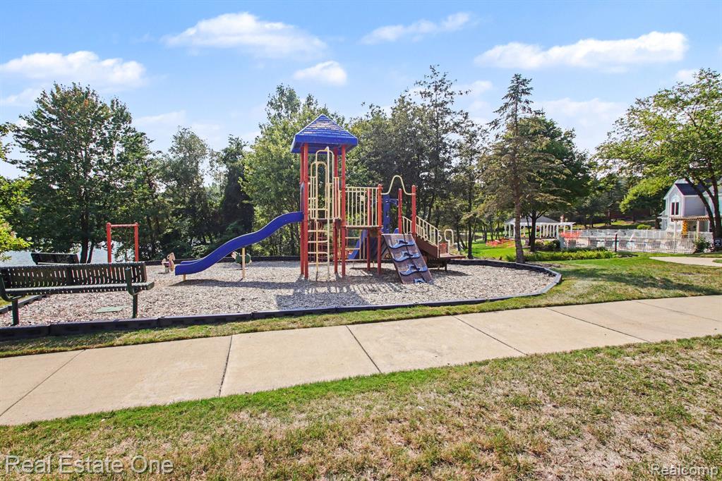 15881 Morningside Property Photo 16