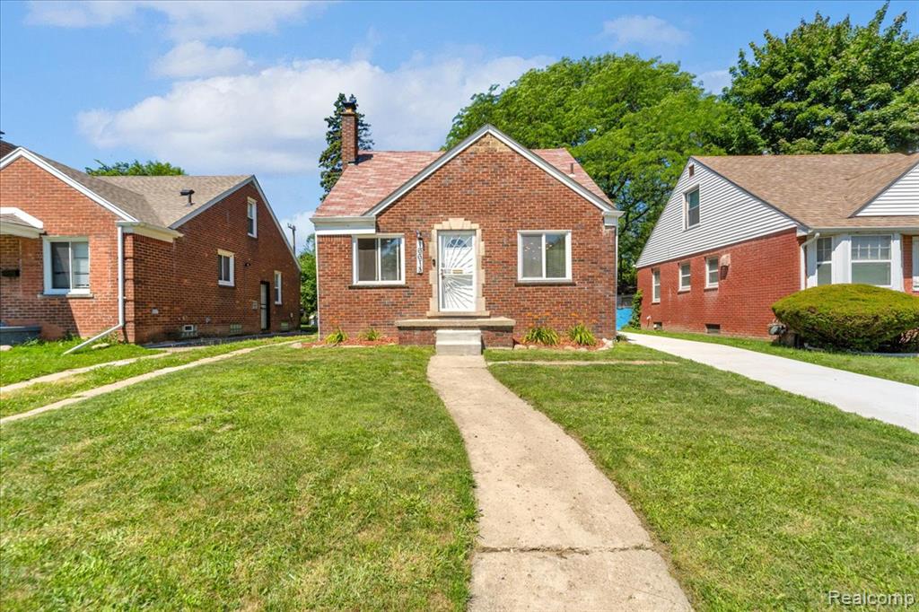 10013 Warwick Street Property Photo 1