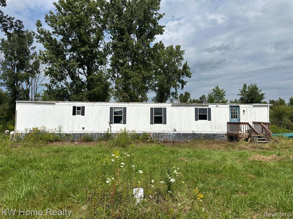 2911 E Sanilac Road Property Photo 1