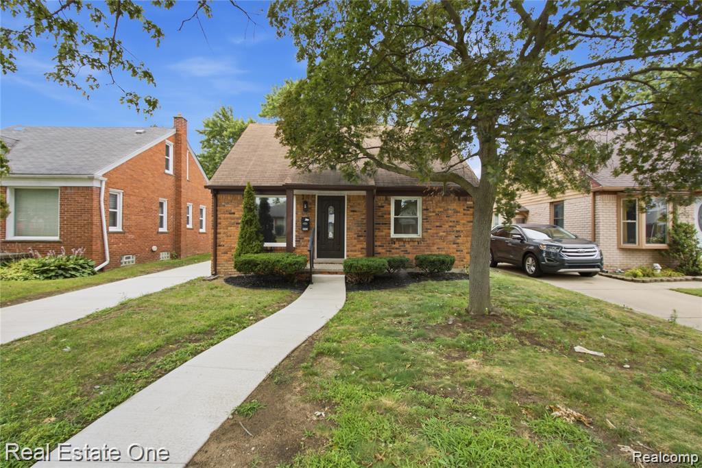 6953 N Vernon Street Property Photo 1