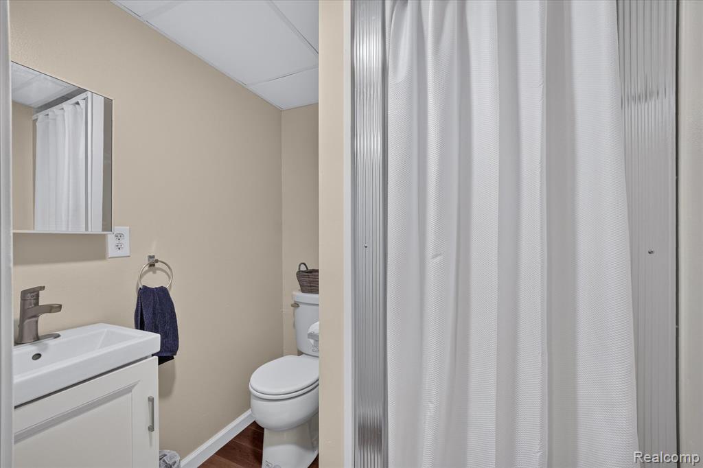 734 Kent Street Property Photo 35