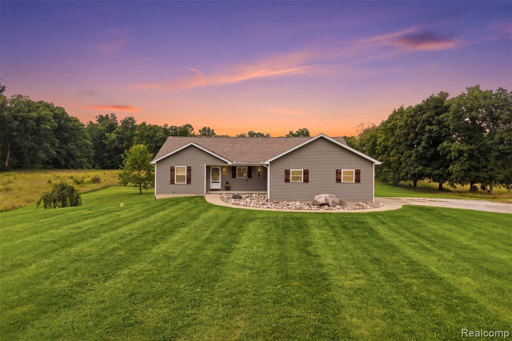 7433 Mabley Hill Road Property Photo 4