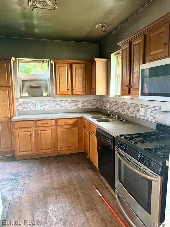 1700 Delaware Avenue Property Photo 9