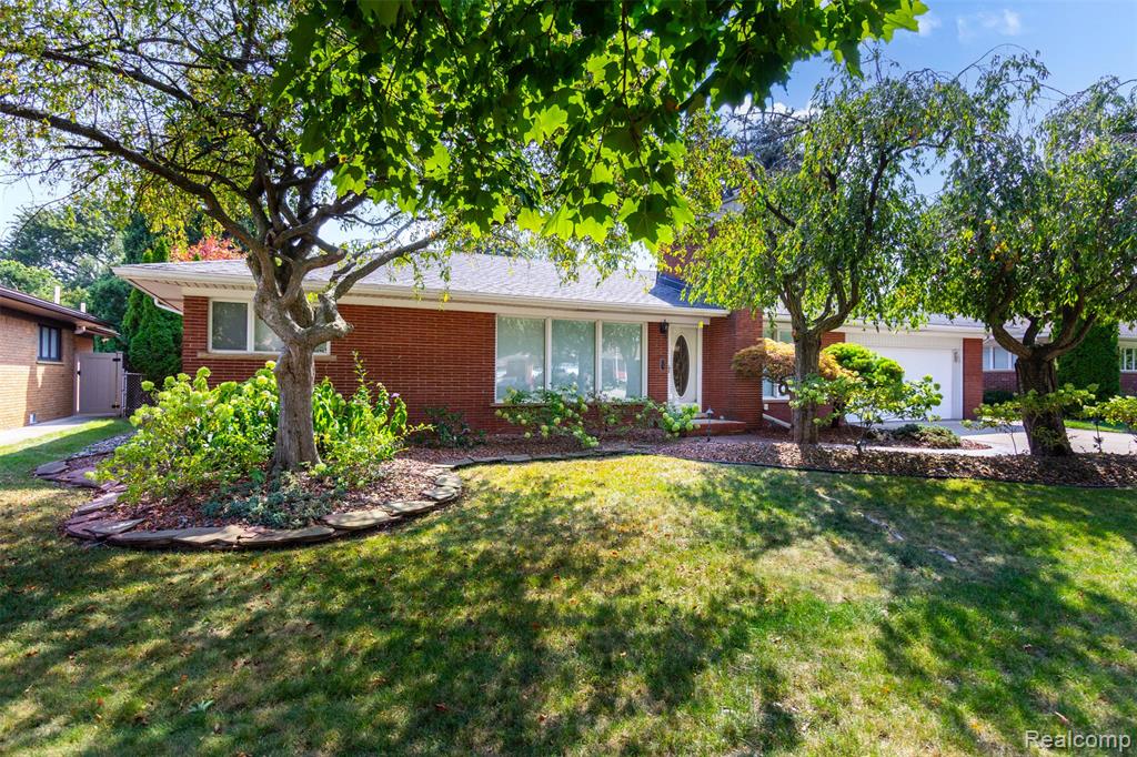 15703 Pleasant Avenue Property Photo 1