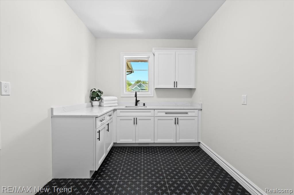 28834 Wintergreen Property Photo 16