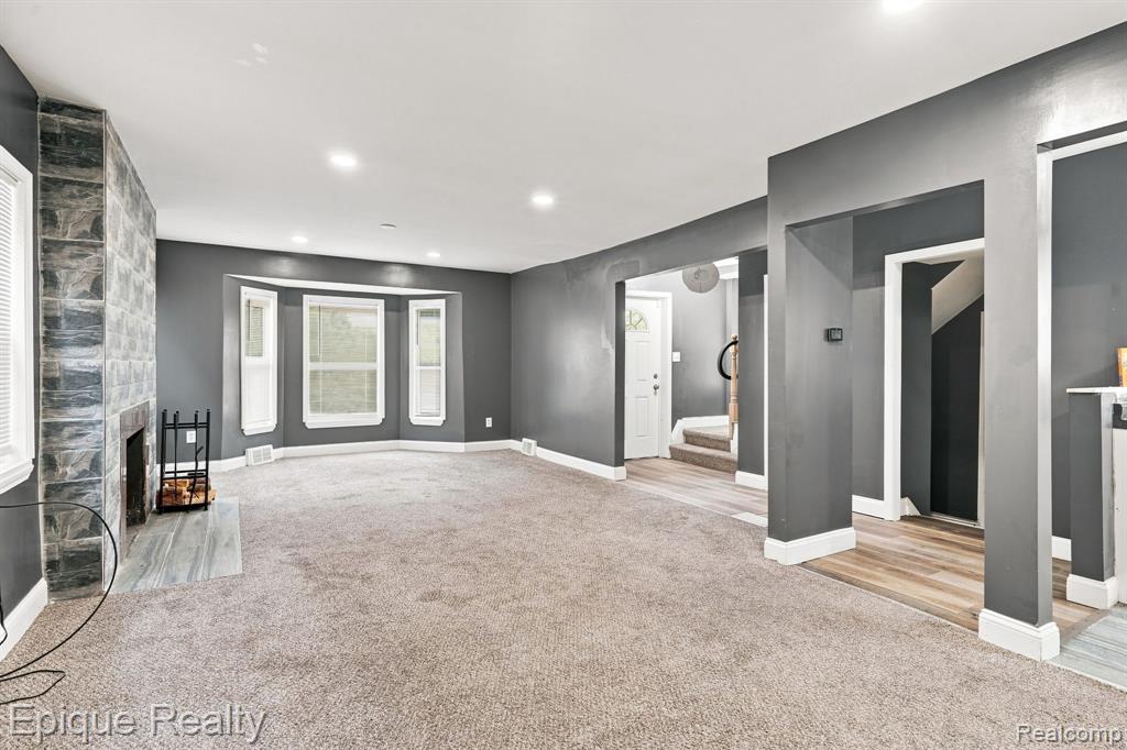 17377 Pennington Drive Property Photo 7