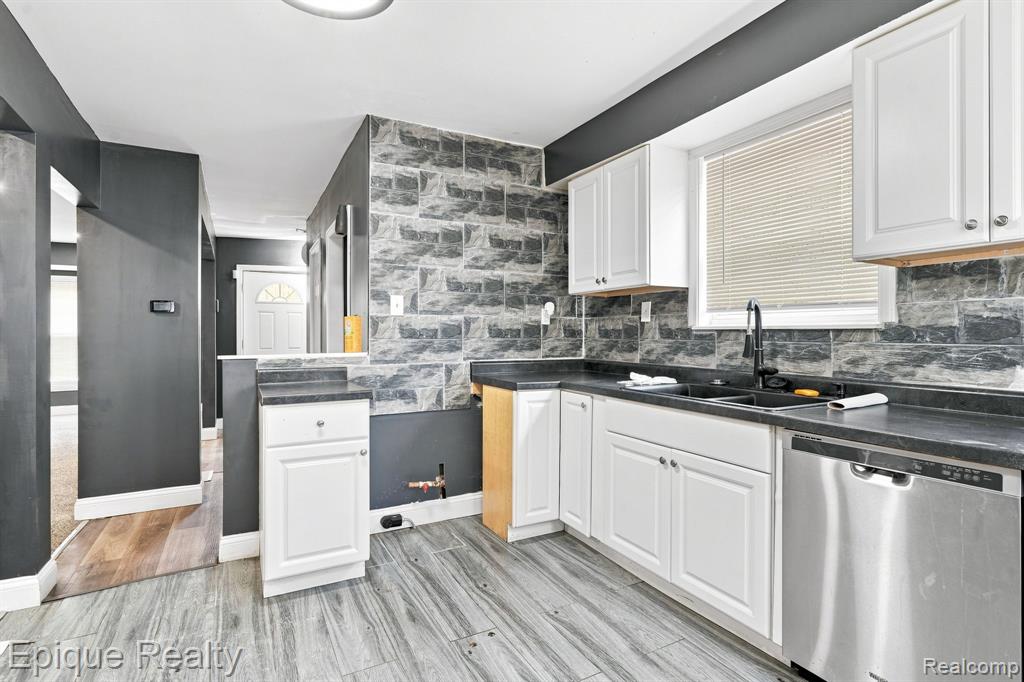 17377 Pennington Drive Property Photo 10