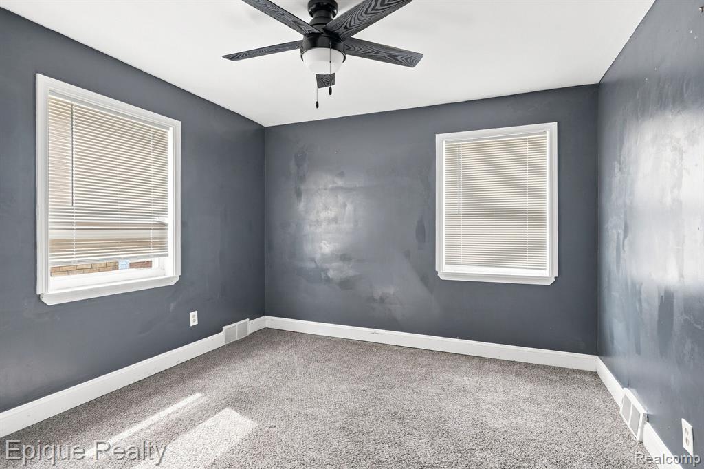 17377 Pennington Drive Property Photo 11
