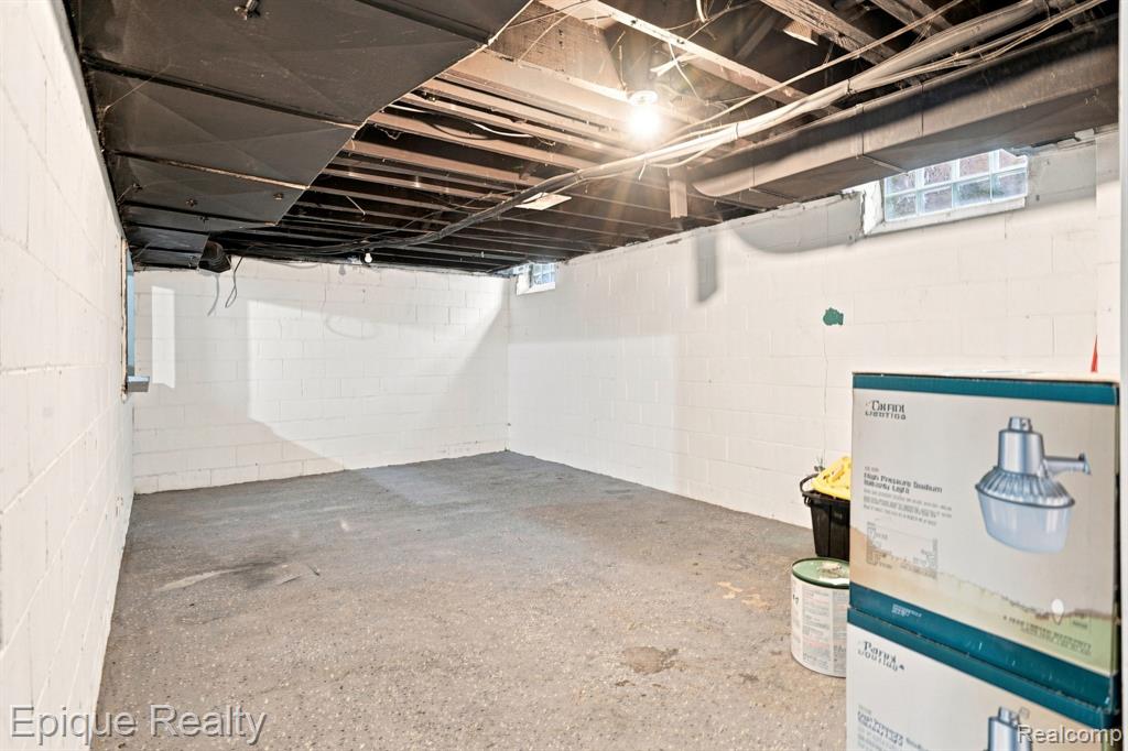 17377 Pennington Drive Property Photo 22