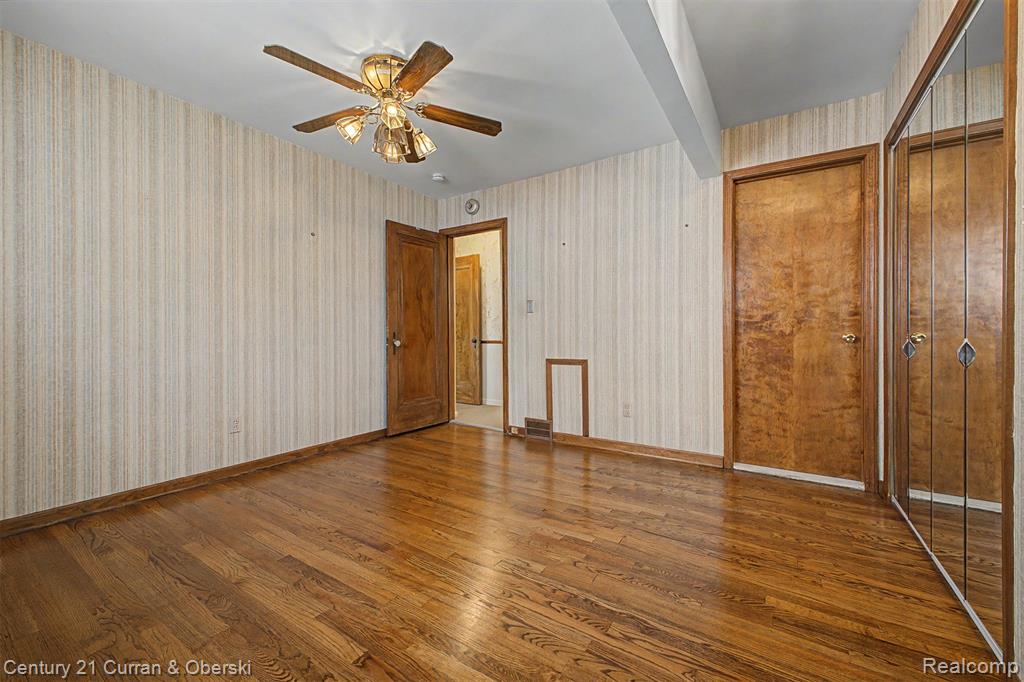 19036 Outer Drive Property Photo 20