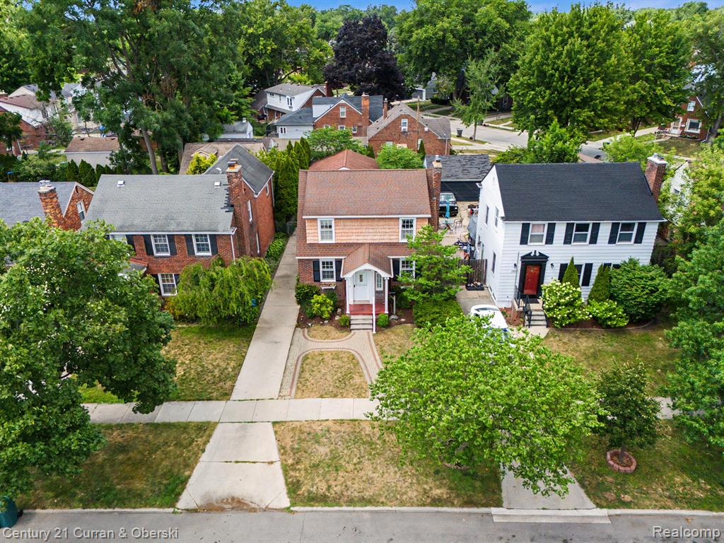 19036 Outer Drive Property Photo 33