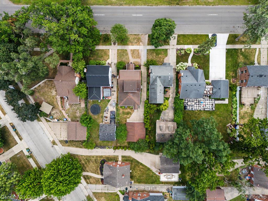 19036 Outer Drive Property Photo 37