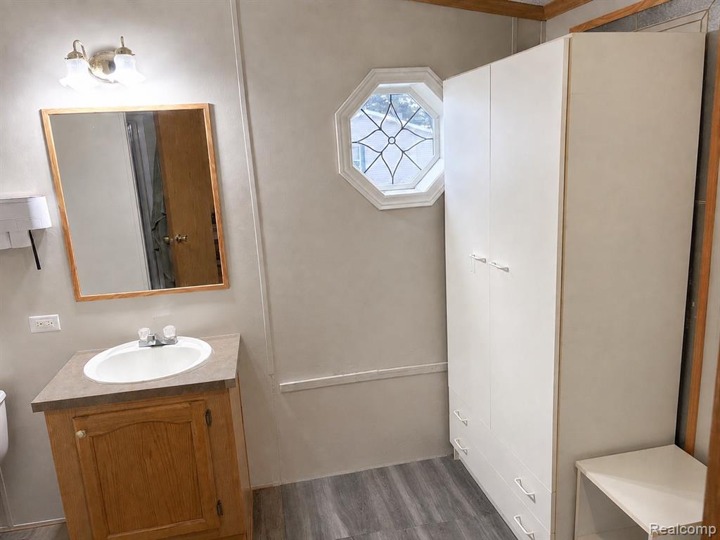 18 Brookfield Property Photo 10
