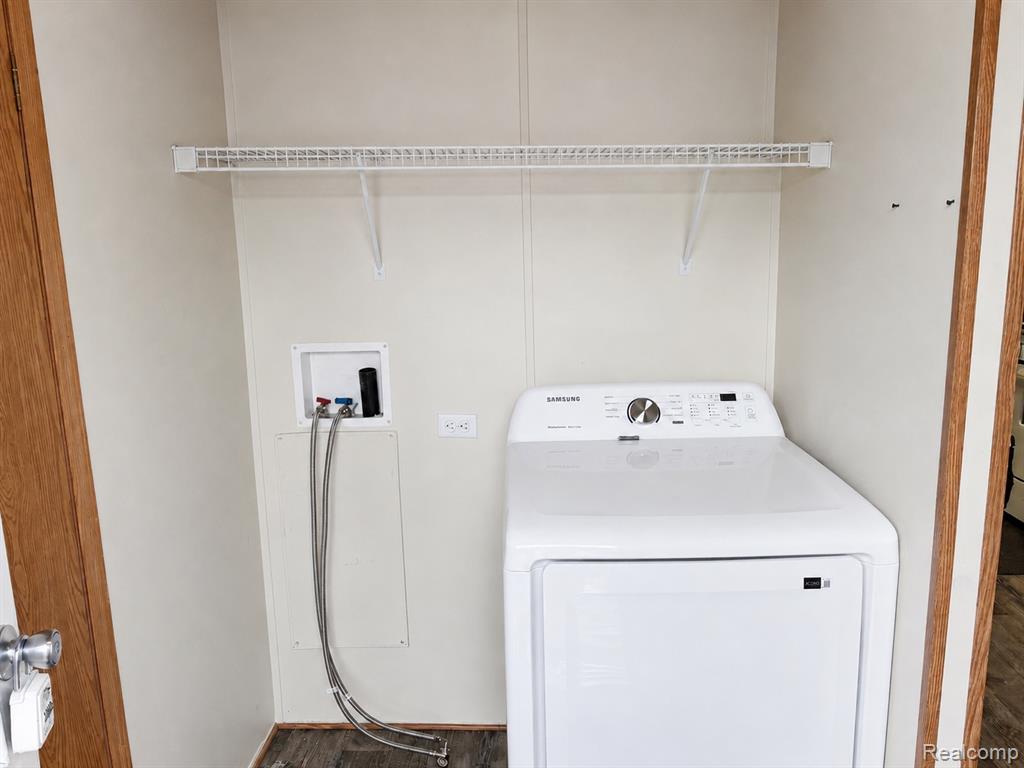 18 Brookfield Property Photo 19