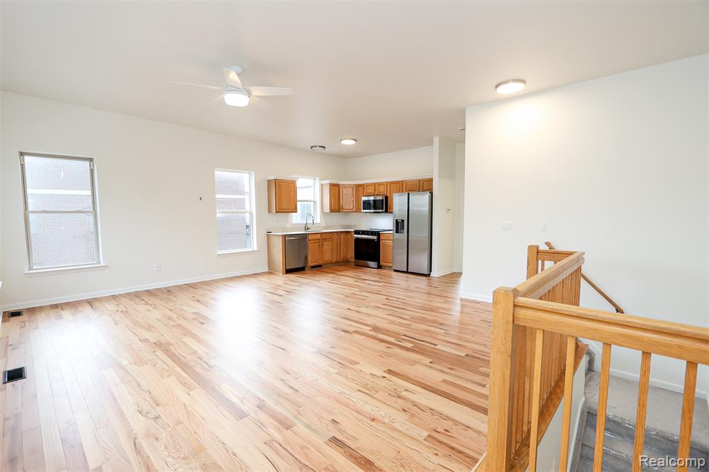 52 W Bethune Street Property Photo 7