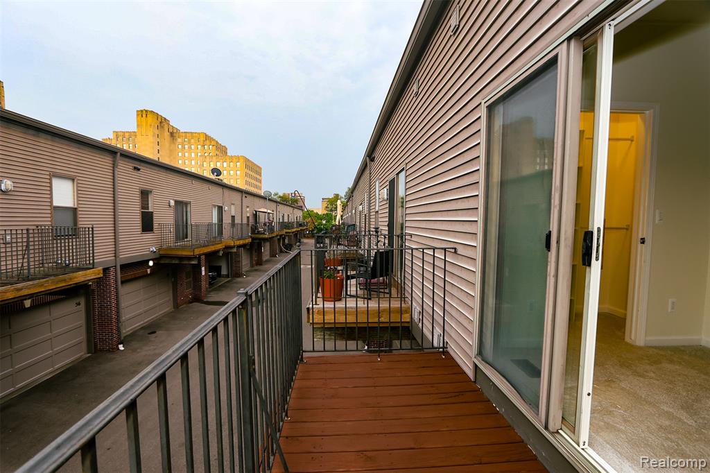 52 W Bethune Street Property Photo 19