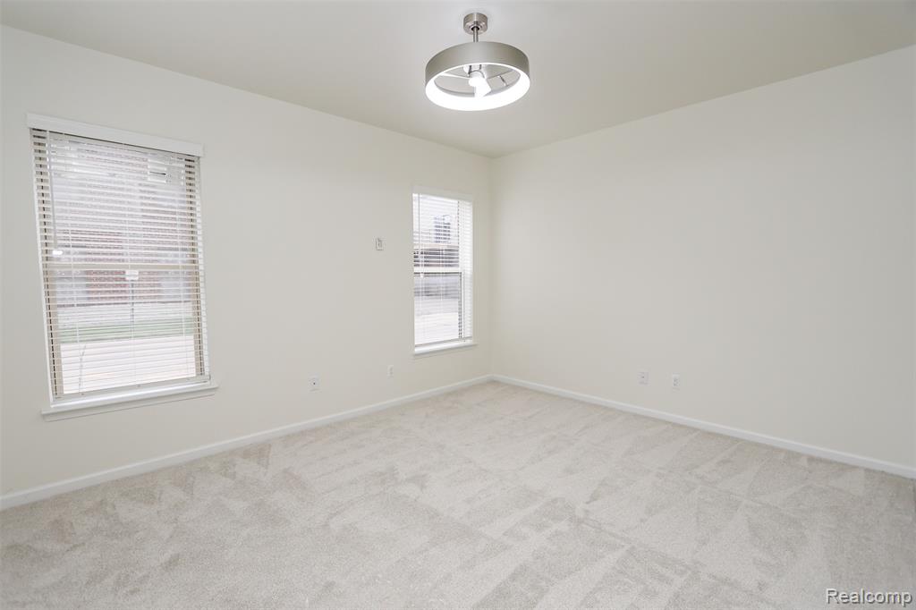 52 W Bethune Street Property Photo 35