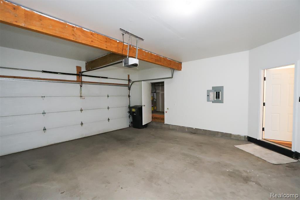 52 W Bethune Street Property Photo 40
