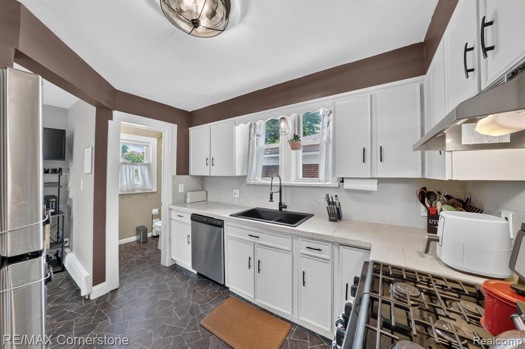 4040 Longtin Avenue Property Photo 9