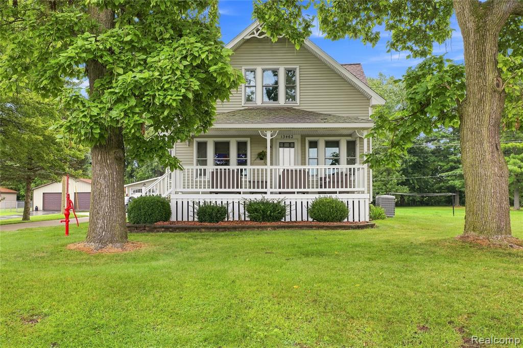 13462 N Linden Road Property Photo 2