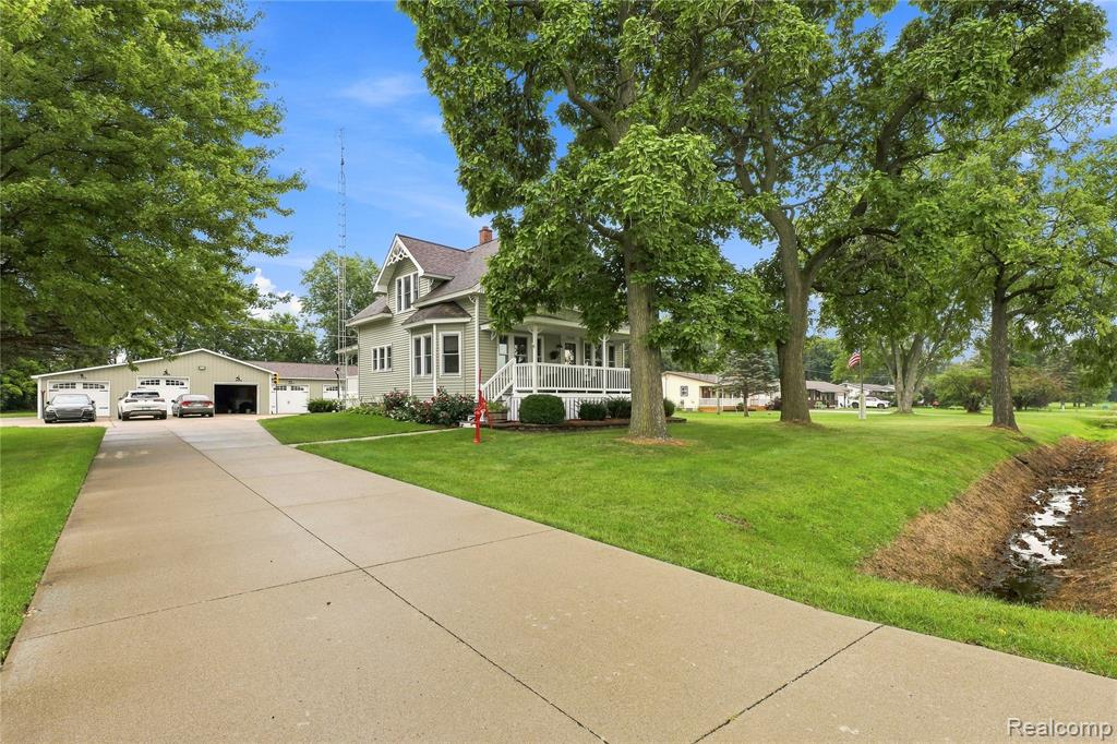13462 N Linden Road Property Photo 4