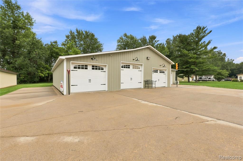 13462 N Linden Road Property Photo 33