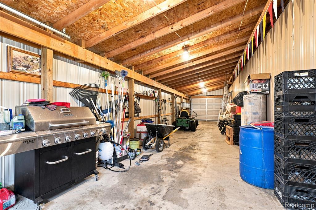 13462 N Linden Road Property Photo 43