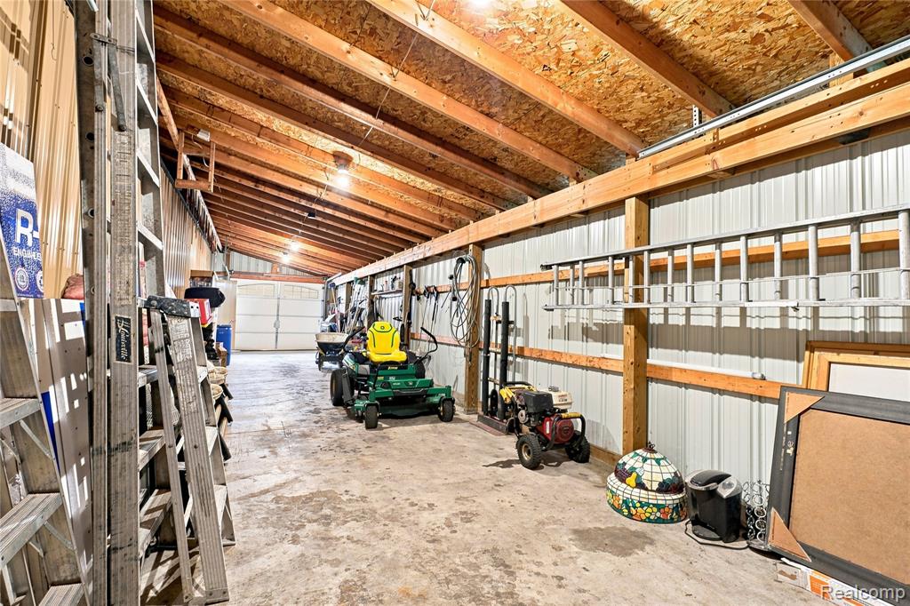 13462 N Linden Road Property Photo 45