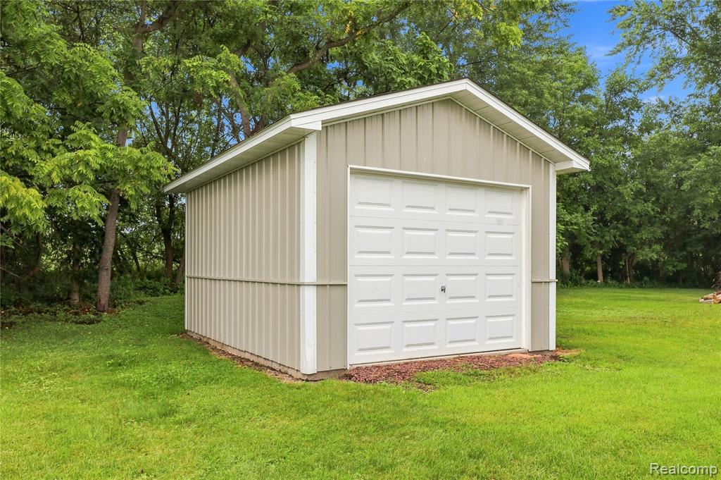 13462 N Linden Road Property Photo 48