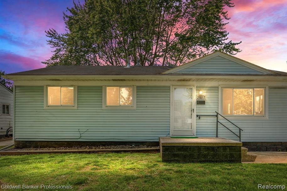 21817 Weller Avenue Property Photo 1