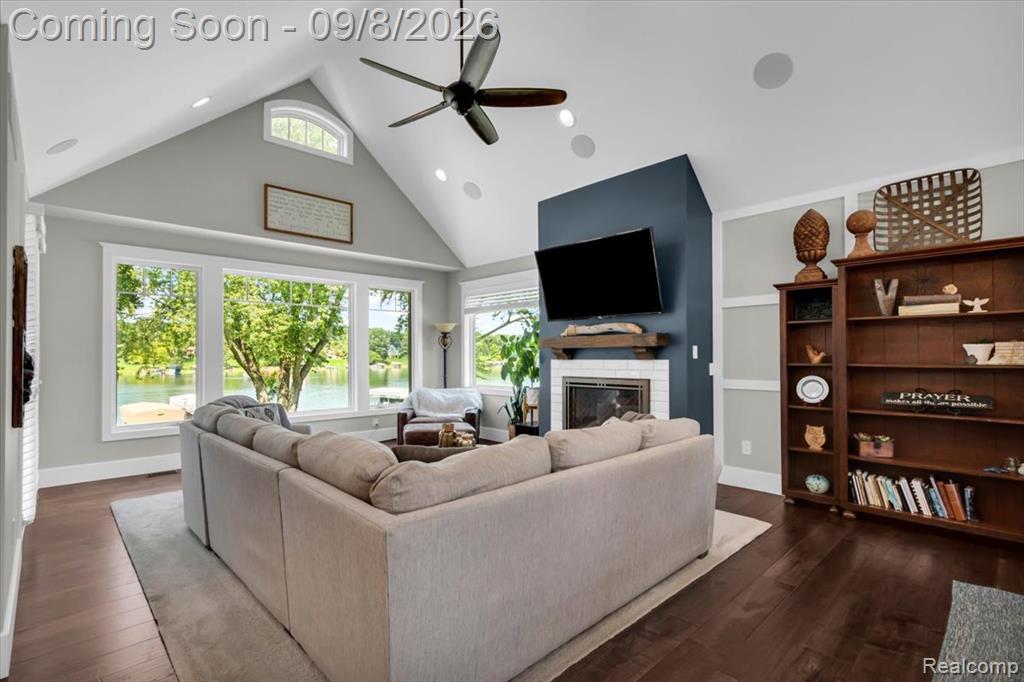 16128 Silvercrest Drive Property Photo 7