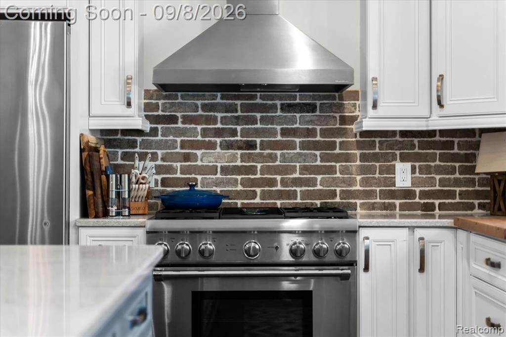 16128 Silvercrest Drive Property Photo 13