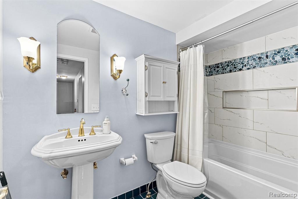 2326 Highsplint Drive Property Photo 32
