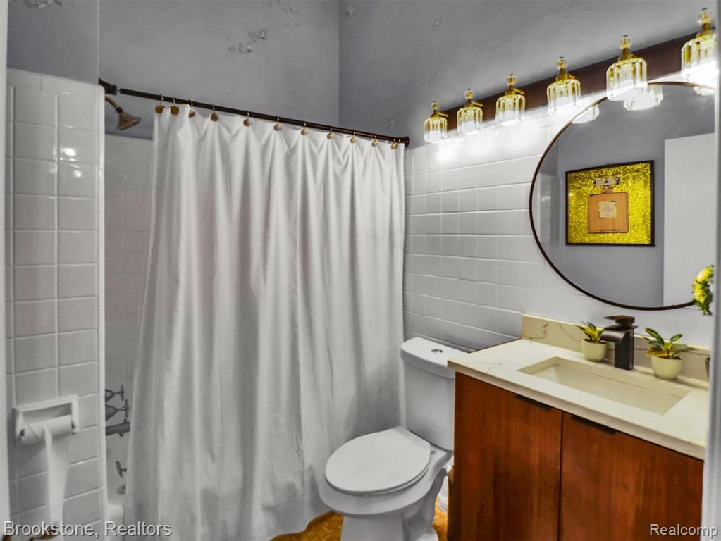 19741 Mahon Street Property Photo 10