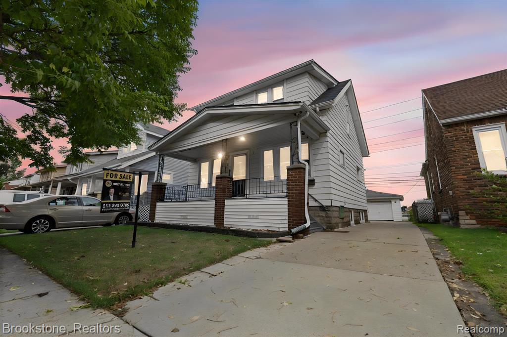 4760 Curtis Street