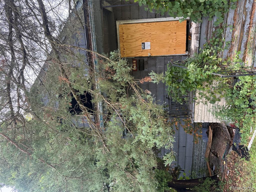 5688 30th Street Property Photo 2