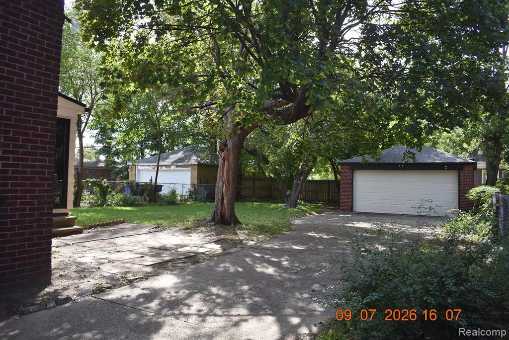 17145 Fairfield Street Property Photo 41