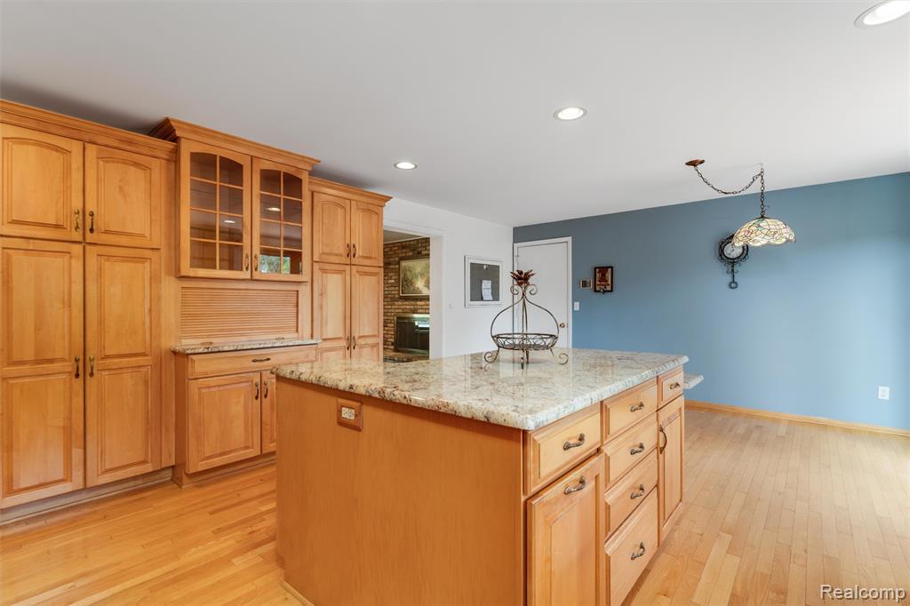 6025 Venice Drive Property Photo 8