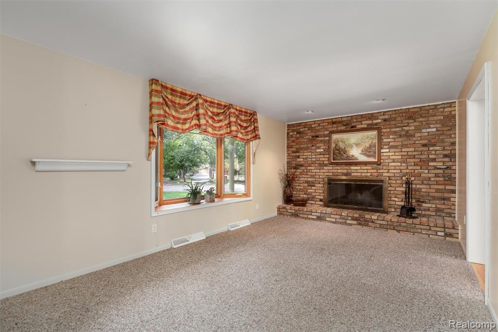 6025 Venice Drive Property Photo 9