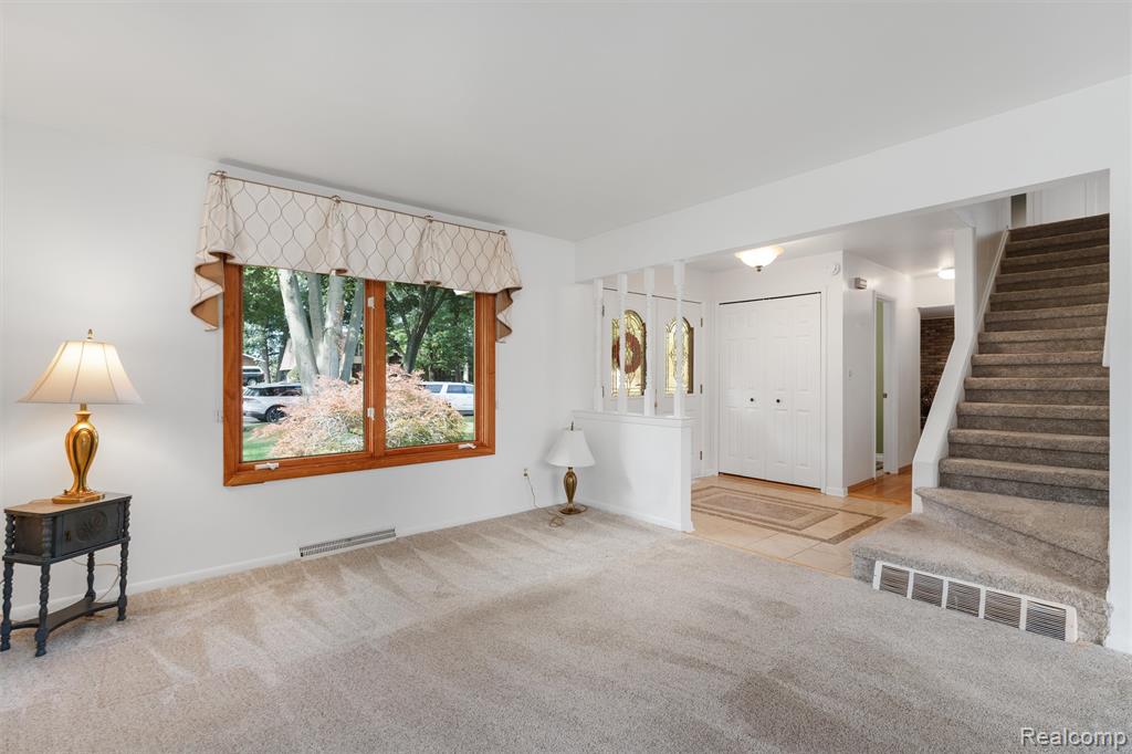 6025 Venice Drive Property Photo 13