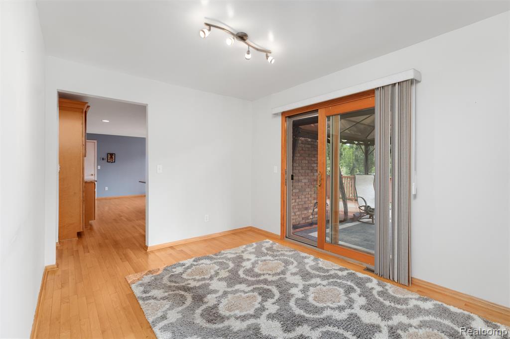 6025 Venice Drive Property Photo 16
