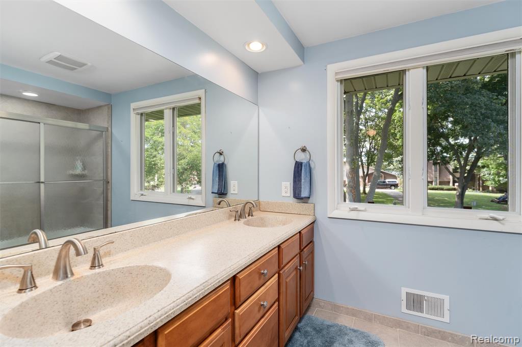 6025 Venice Drive Property Photo 23