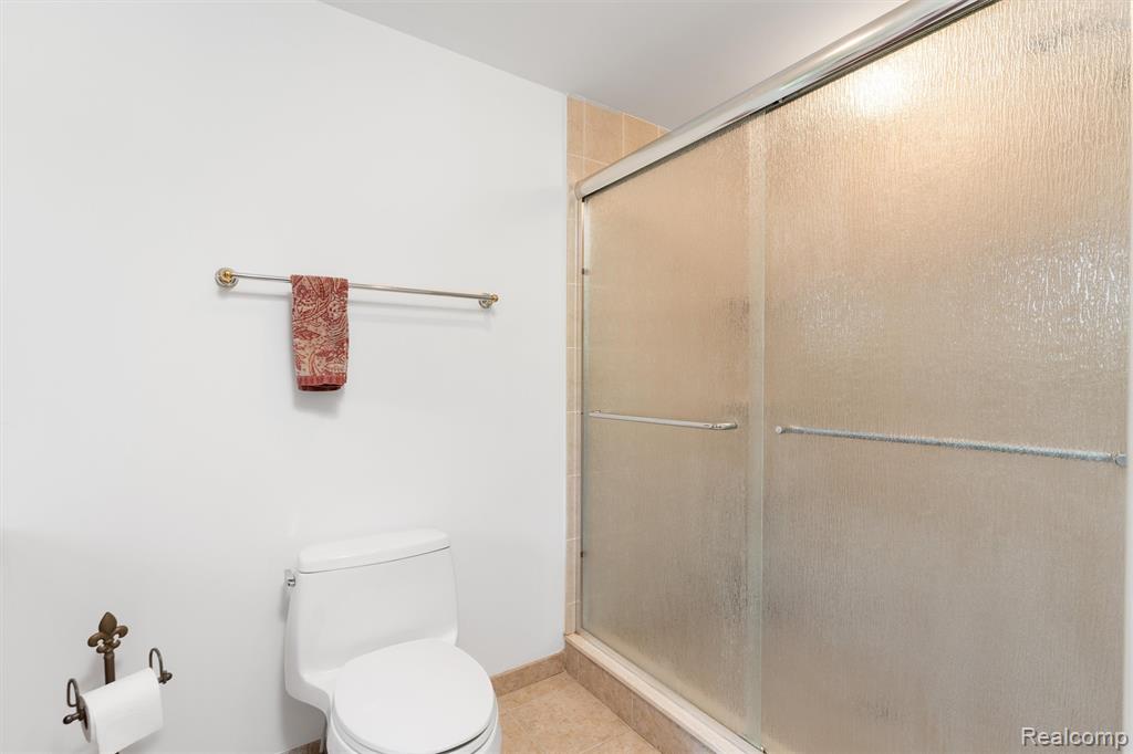 6025 Venice Drive Property Photo 29