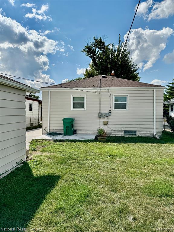 24884 Hayes Avenue Property Photo 7