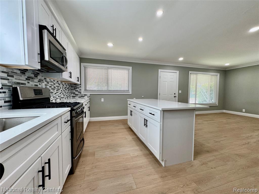 24884 Hayes Avenue Property Photo 10